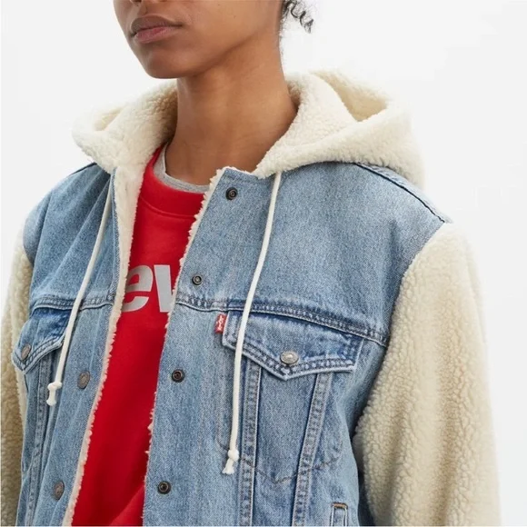 LEVI’S Ex-Boyfriend Sherpa-Lined Denim Trucker Jacket - Picture 3 of 14